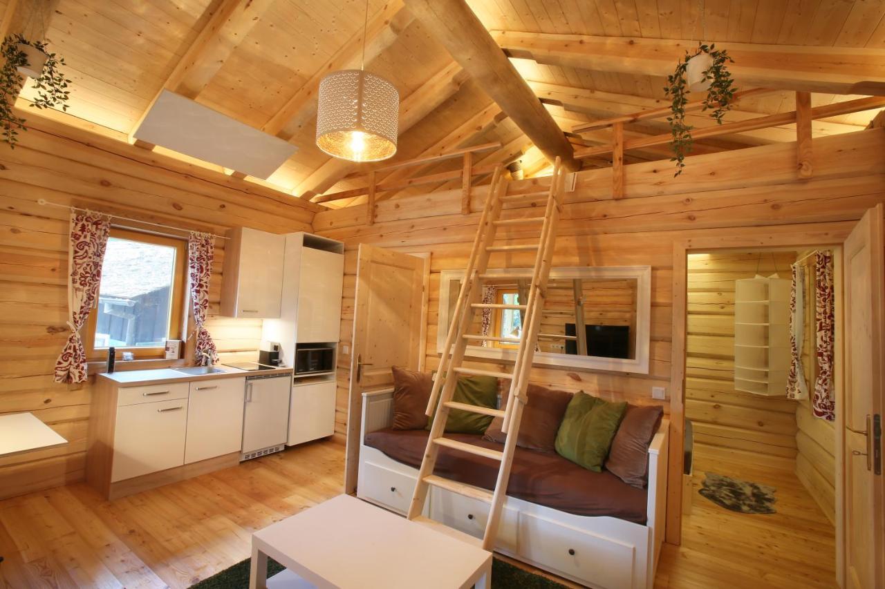 Blockhaus Chalet Mit Beheizbarem Badefass Und Infrarotsauna Auf Der Terrasse Oberschutzen ภายนอก รูปภาพ