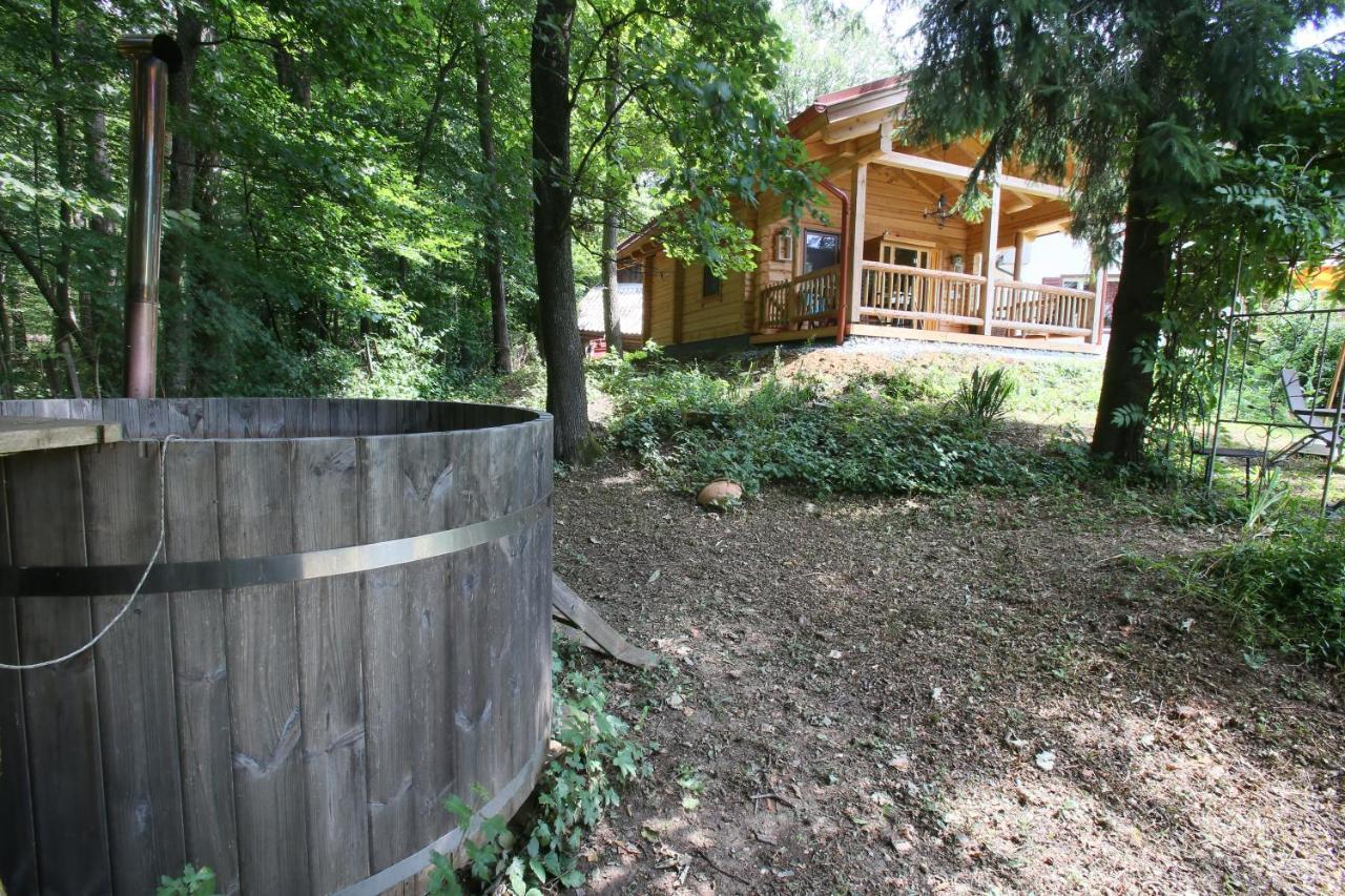 Blockhaus Chalet Mit Beheizbarem Badefass Und Infrarotsauna Auf Der Terrasse Oberschutzen ภายนอก รูปภาพ