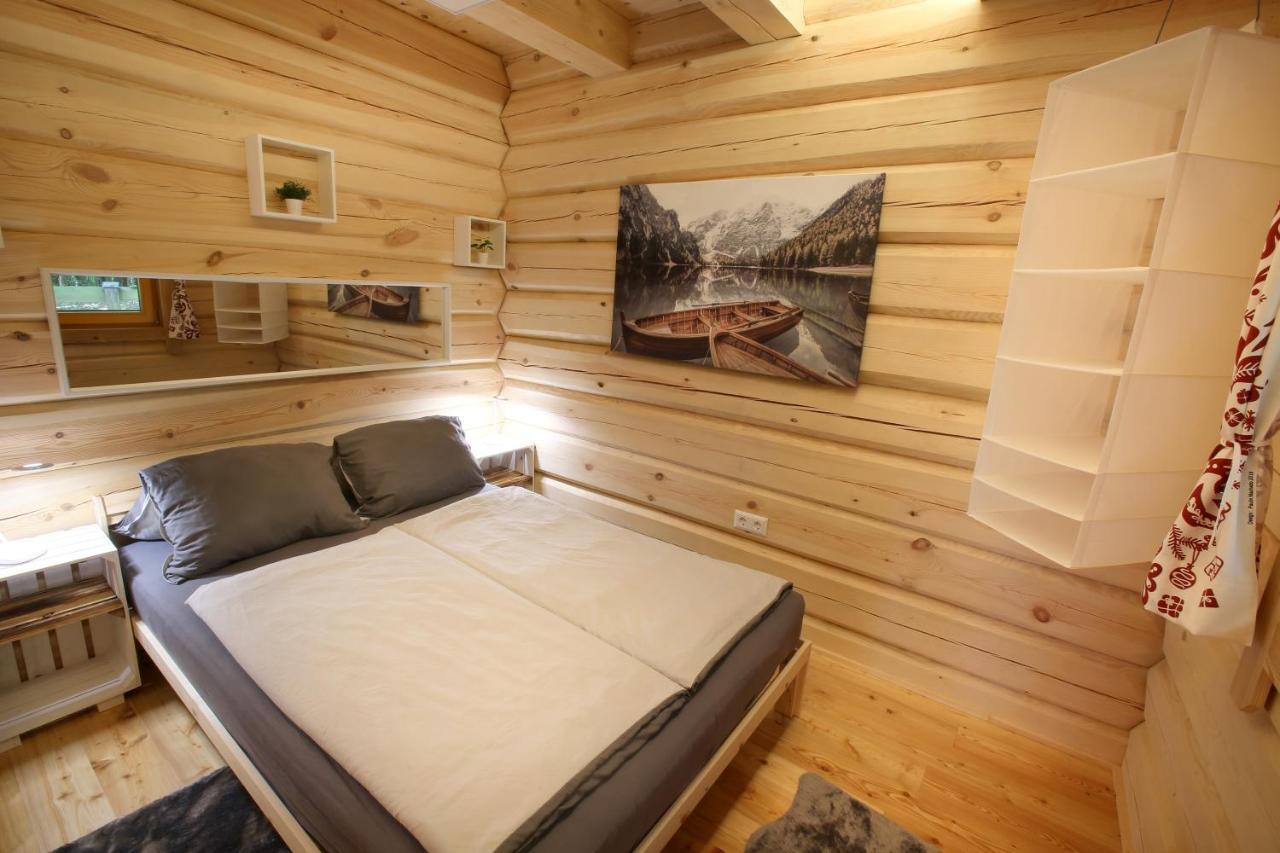 Blockhaus Chalet Mit Beheizbarem Badefass Und Infrarotsauna Auf Der Terrasse Oberschutzen ภายนอก รูปภาพ